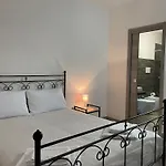 Paradise 招待所